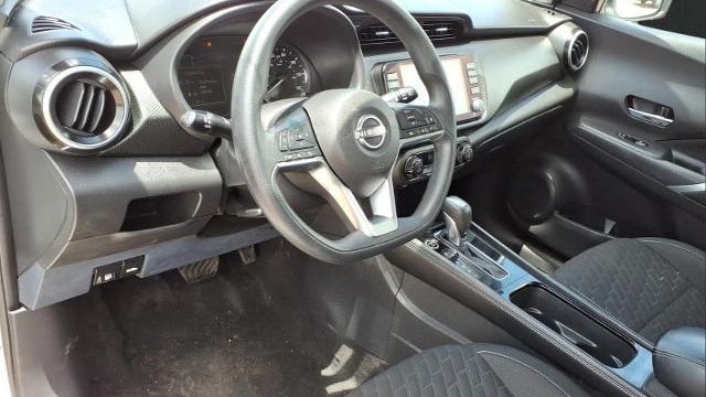 2022 Nissan Kicks SV