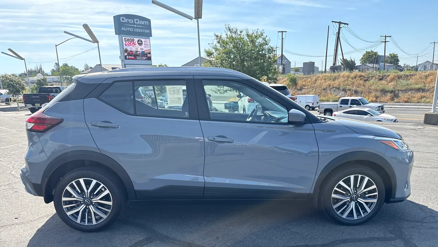 2023 Nissan Kicks SV