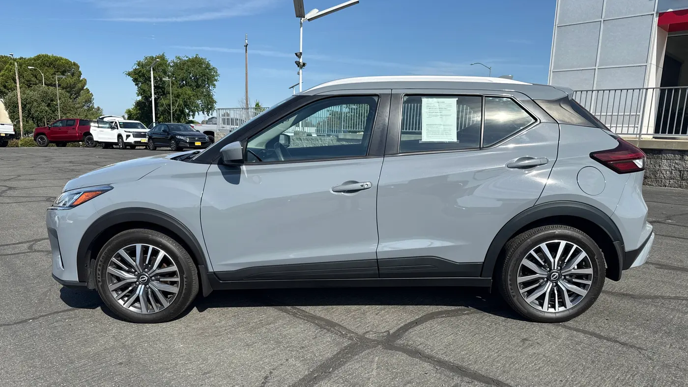 2023 Nissan Kicks SV