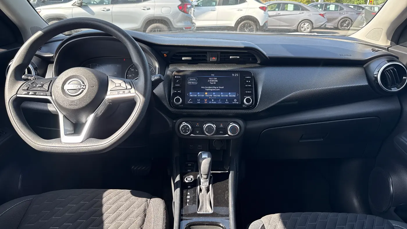 2023 Nissan Kicks SV