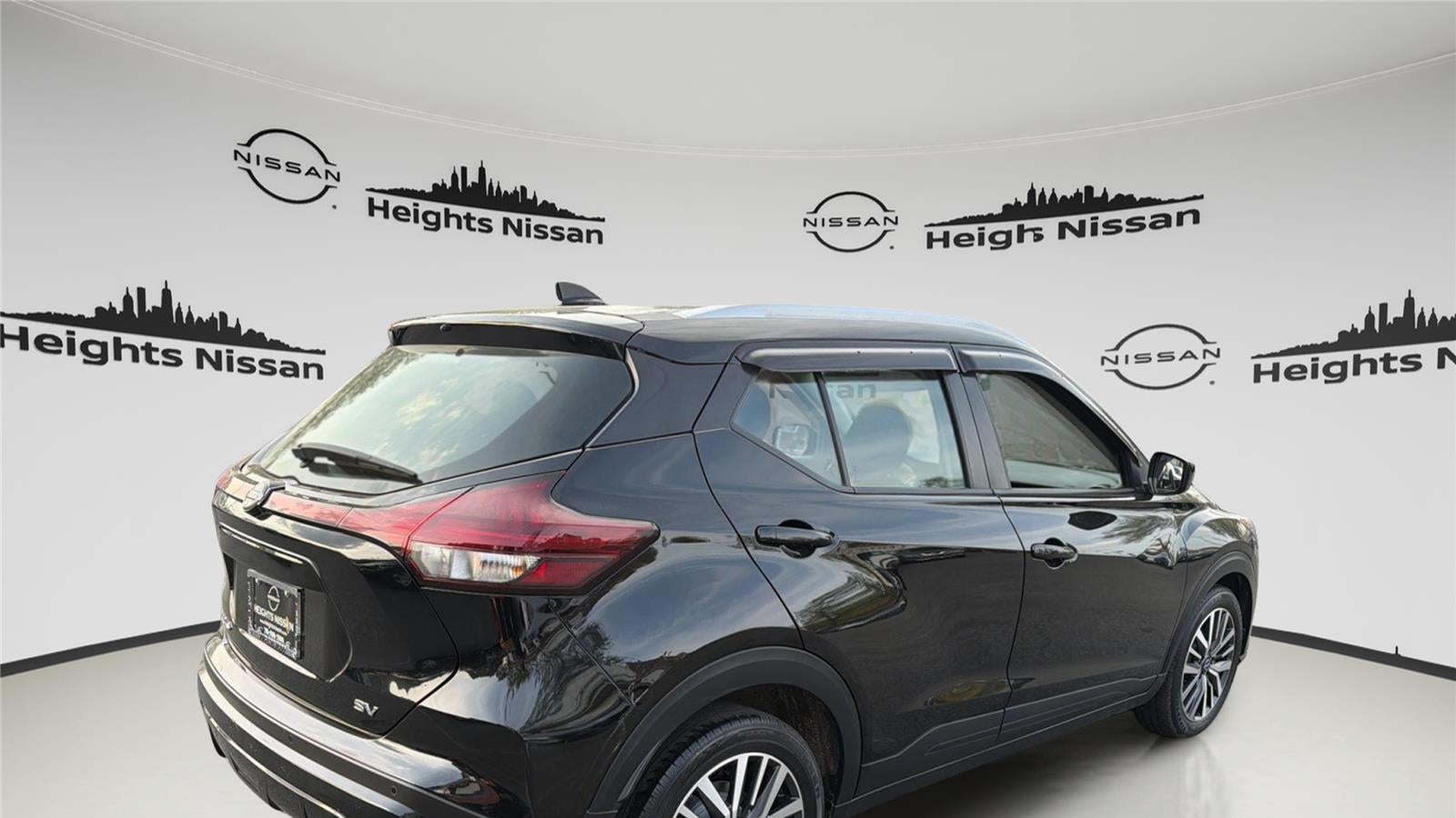 2022 Nissan Kicks SV