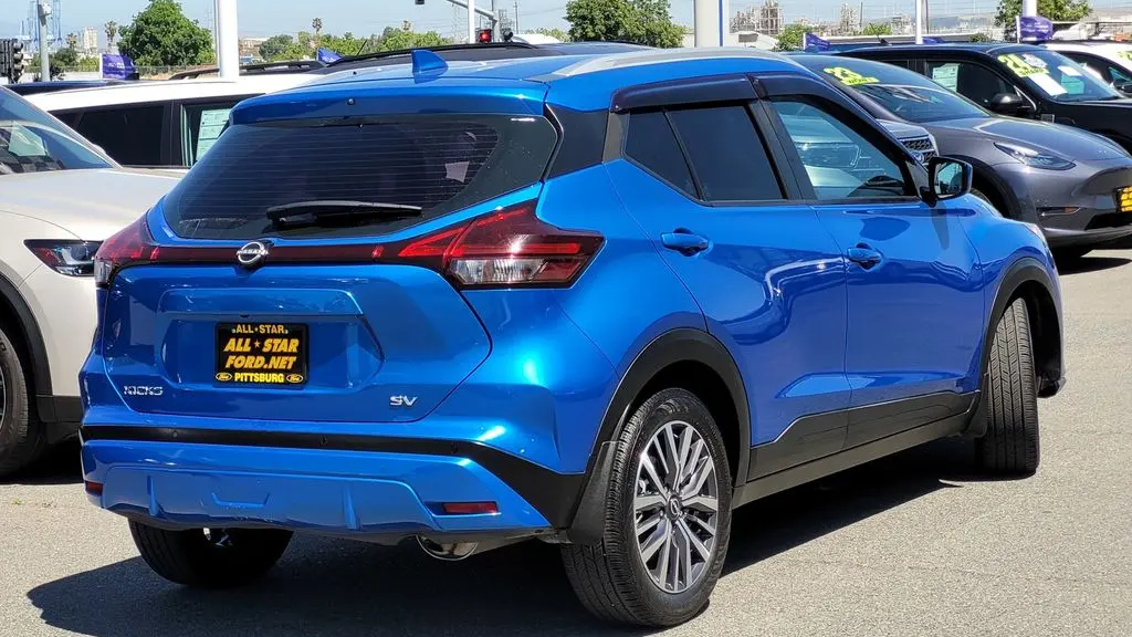 2023 Nissan Kicks SV