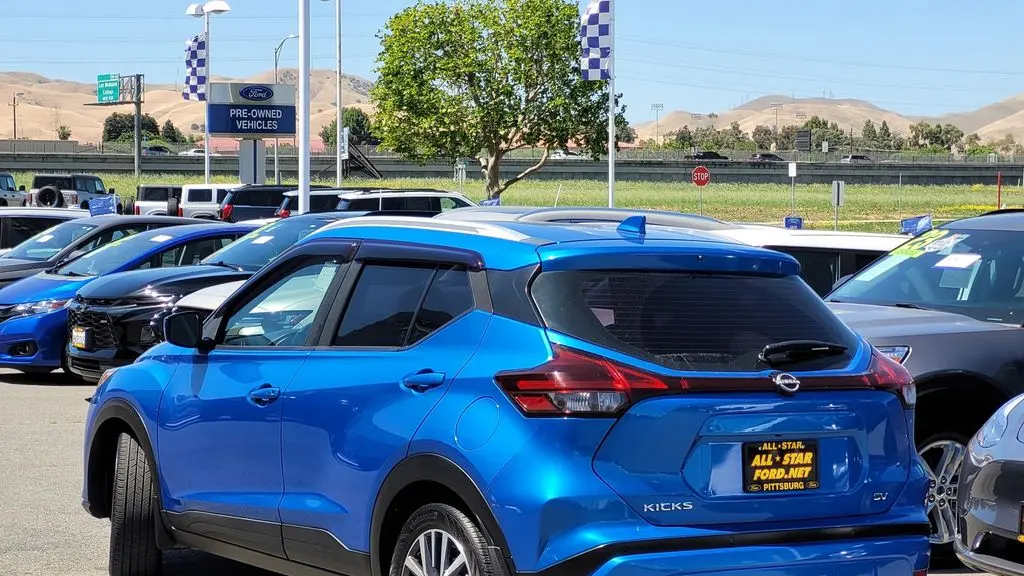 2023 Nissan Kicks SV