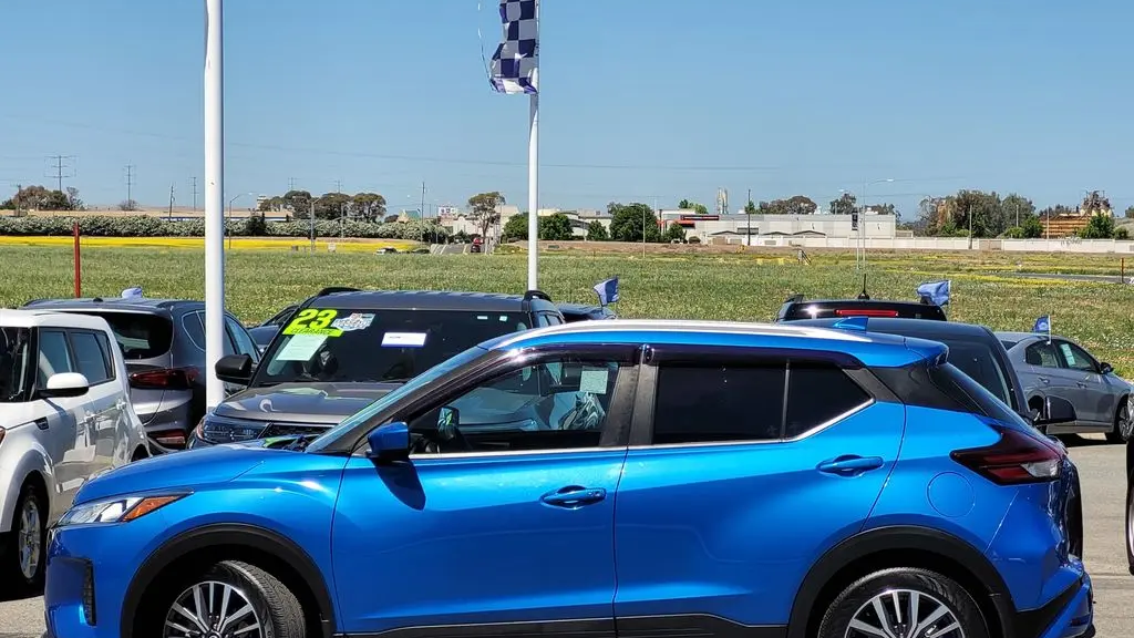 2023 Nissan Kicks SV