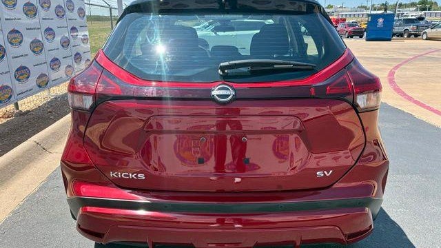 2023 Nissan Kicks SV