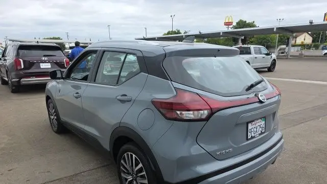 2021 Nissan Kicks SV