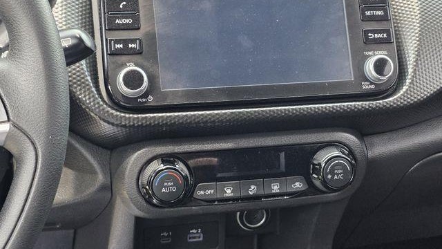 2022 Nissan Kicks SV