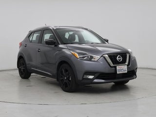 2020 Nissan Kicks with Gun Metallic Exterior