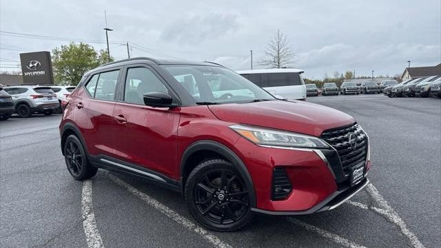 2021 Nissan Kicks SR