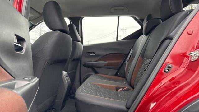 2021 Nissan Kicks SR