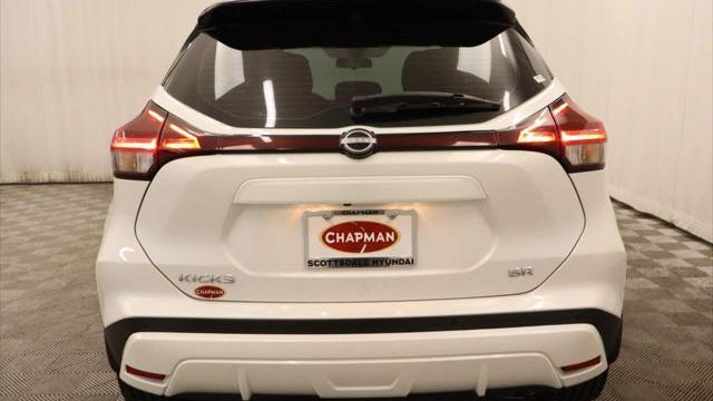 2023 Nissan Kicks SR