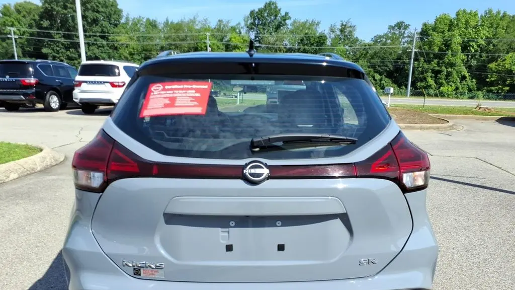 2023 Nissan Kicks SR