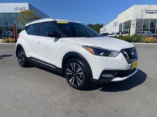 2020 Nissan Kicks with Fresh Powder Exterior