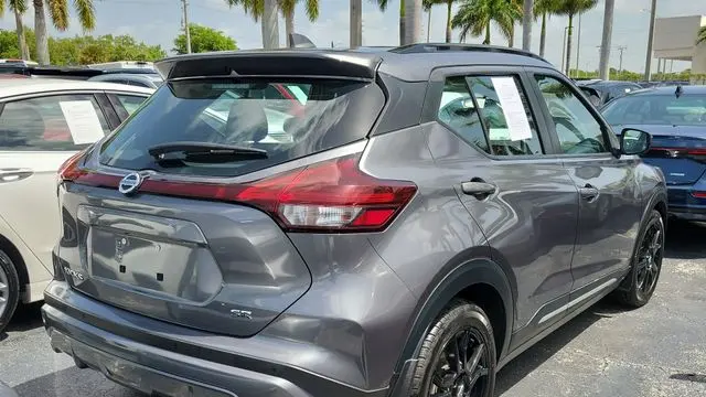2021 Nissan Kicks SR