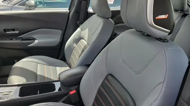 2021 Nissan Kicks SR