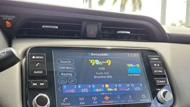 2021 Nissan Kicks SR