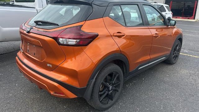 2023 Nissan Kicks SR