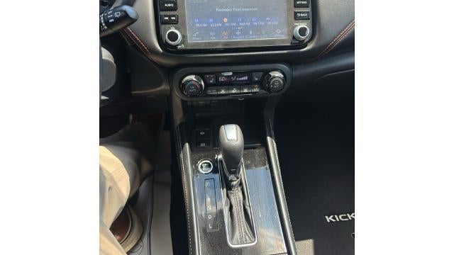2023 Nissan Kicks SR