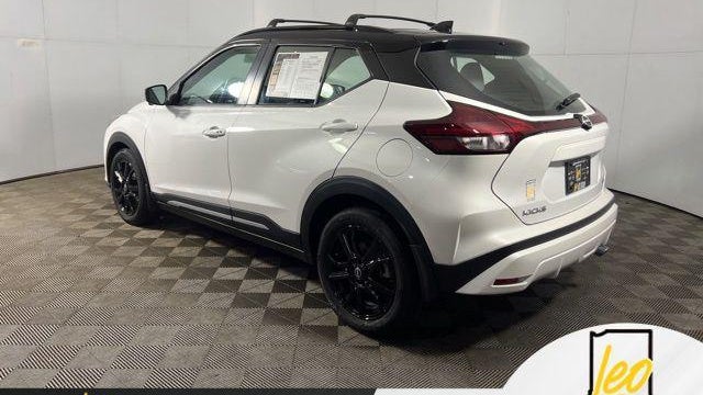 2023 Nissan Kicks SR