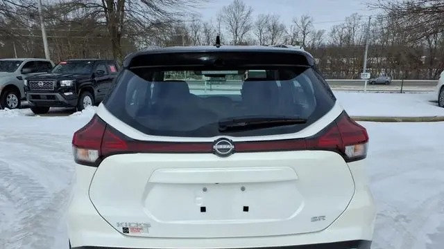 2024 Nissan Kicks SR