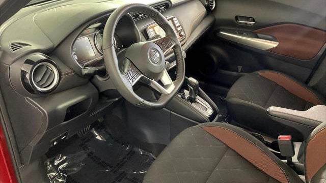2020 Nissan Kicks SR