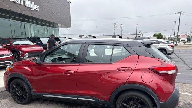 2020 Nissan Kicks SR