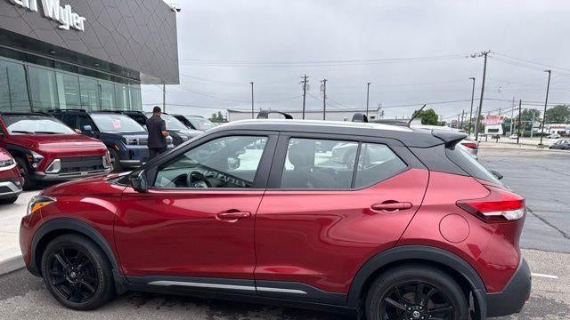 2020 Nissan Kicks SR