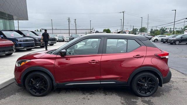 2020 Nissan Kicks SR