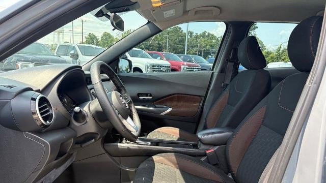 2022 Nissan Kicks SR