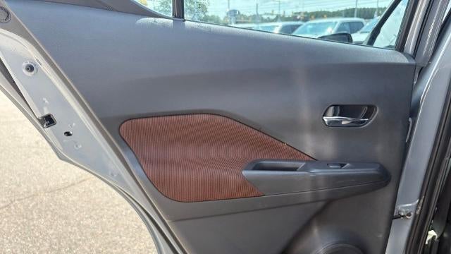 2022 Nissan Kicks SR