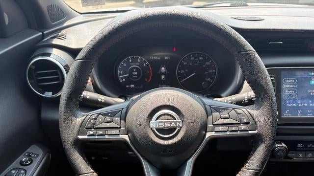 2022 Nissan Kicks SR