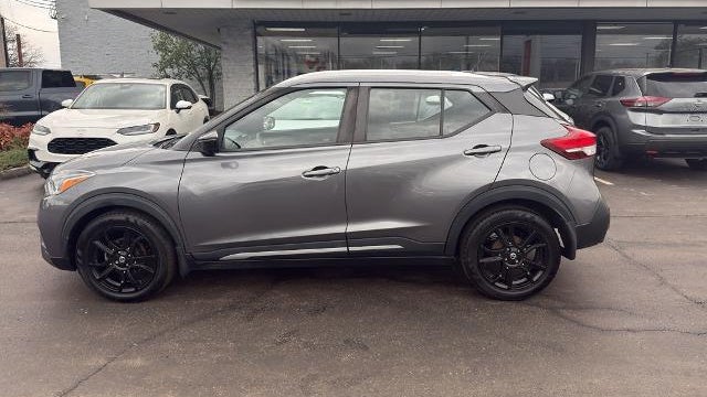 2020 Nissan Kicks SR