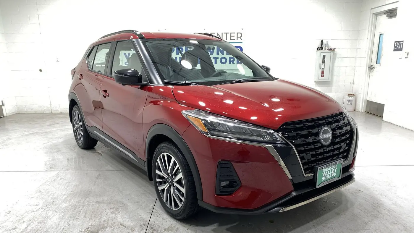 2023 Nissan Kicks SR