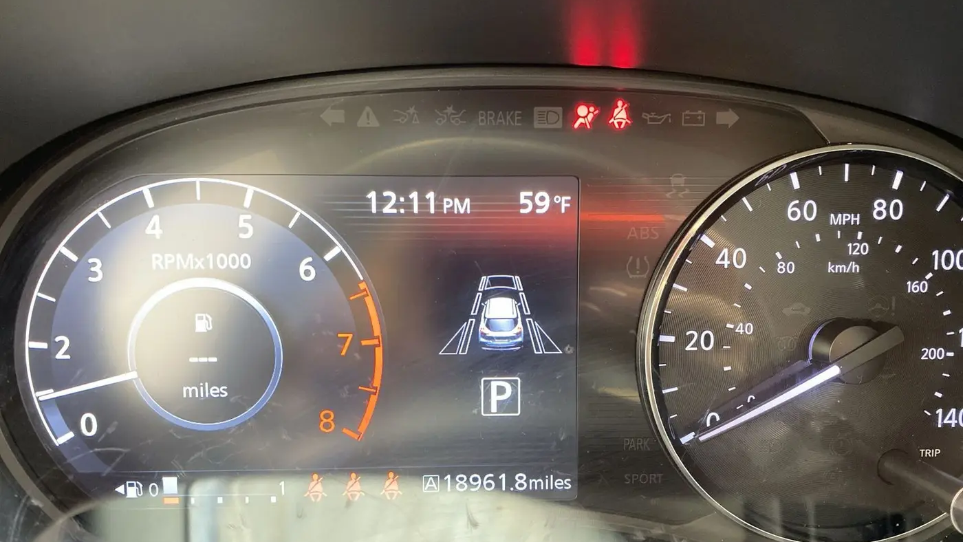 2023 Nissan Kicks SR