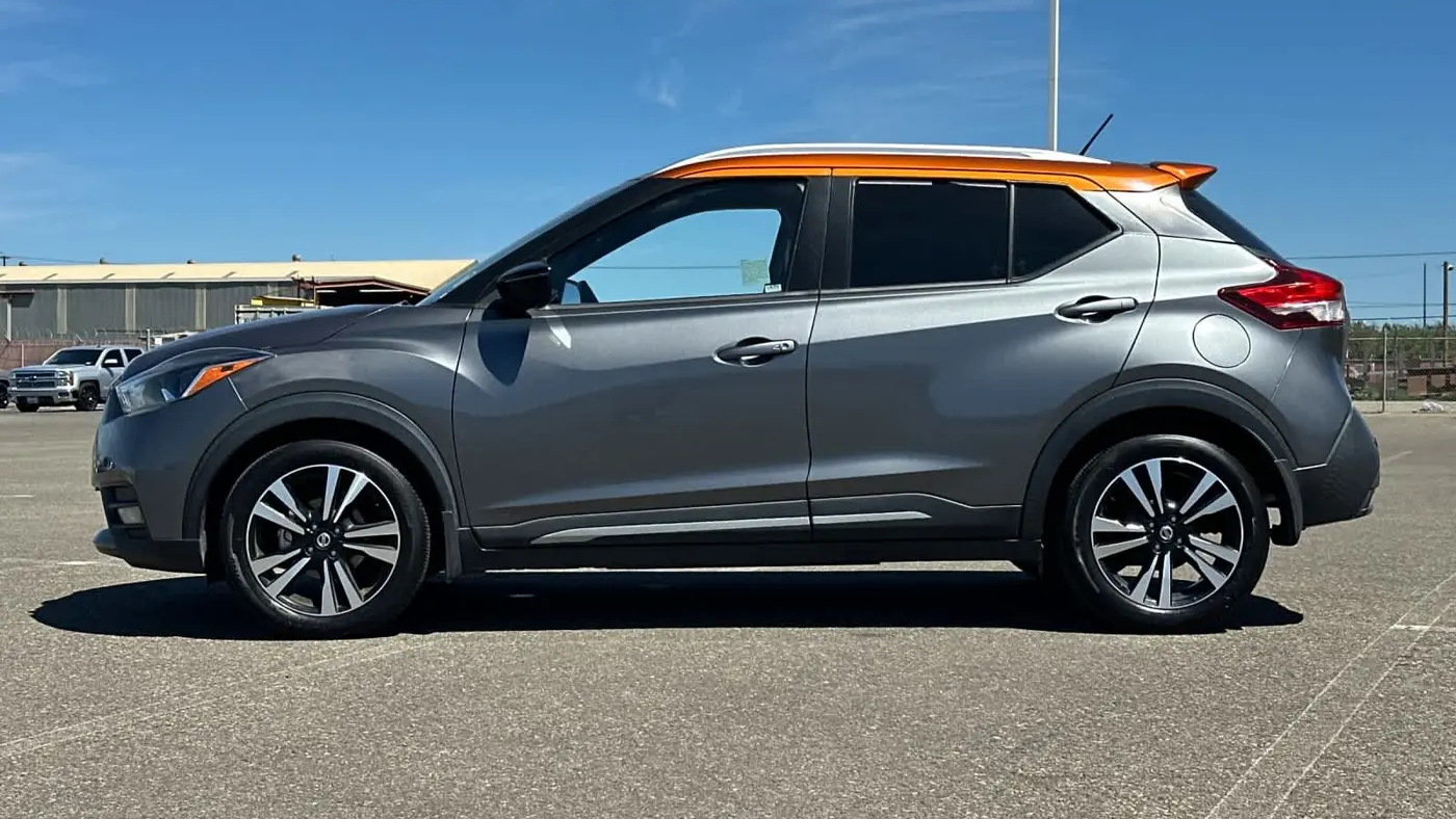 2020 Nissan Kicks SR