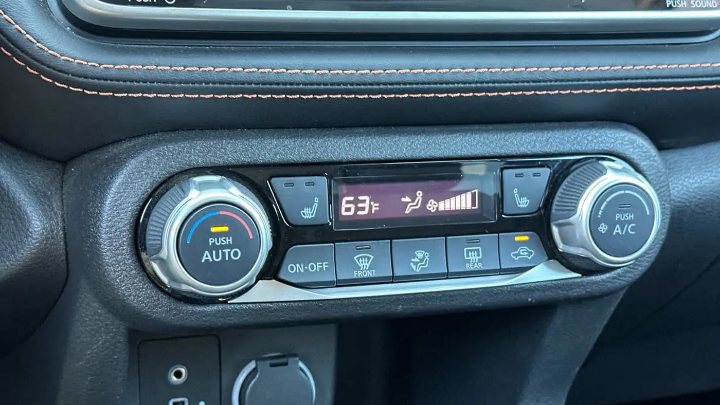 2020 Nissan Kicks SR
