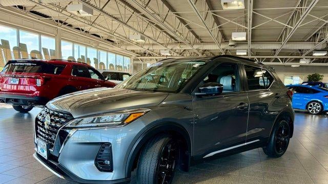 2021 Nissan Kicks SR