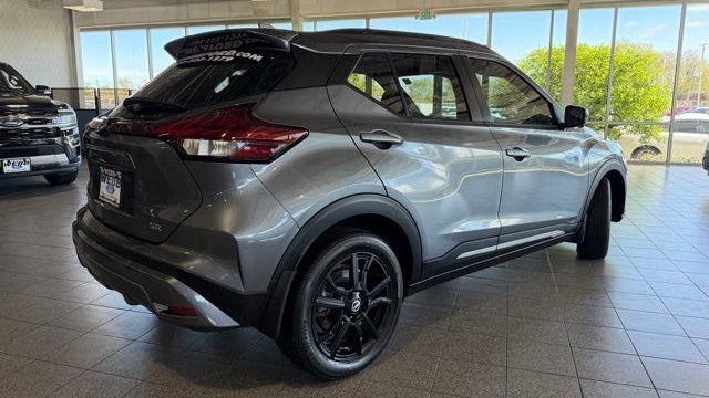 2021 Nissan Kicks SR