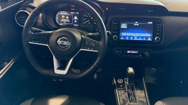 2021 Nissan Kicks SR