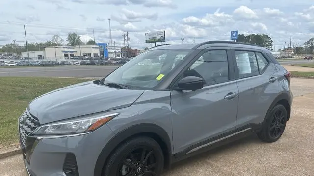 2024 Nissan Kicks SR
