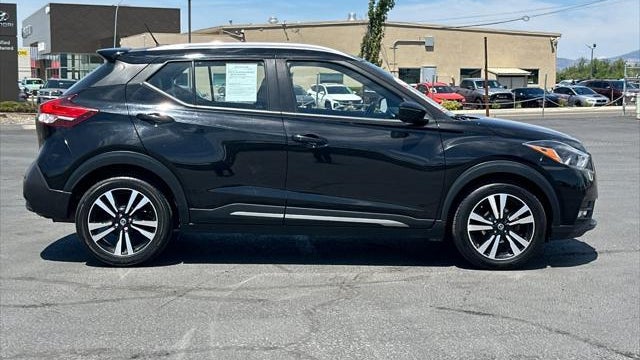 2020 Nissan Kicks SR