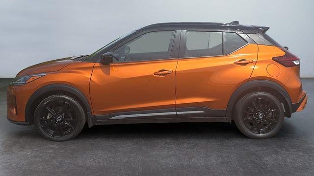 2021 Nissan Kicks SR