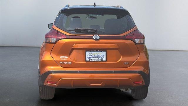 2021 Nissan Kicks SR