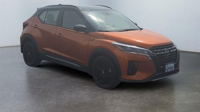 2021 Nissan Kicks SR