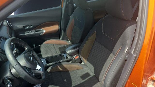2021 Nissan Kicks SR
