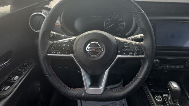 2021 Nissan Kicks SR