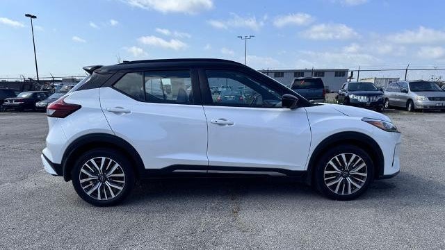 2023 Nissan Kicks SR