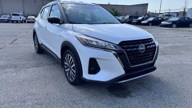 2023 Nissan Kicks SR