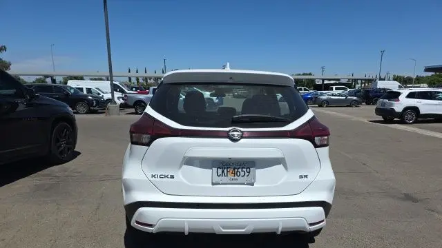 2024 Nissan Kicks SR
