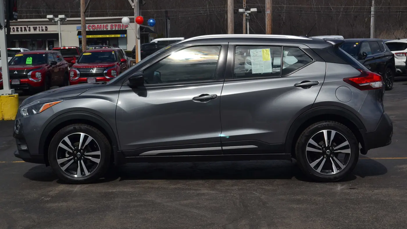 2020 Nissan Kicks SR